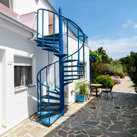 Smaro Chrisi Ammoudia