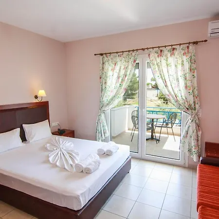 Smaro Chrisi Ammoudia